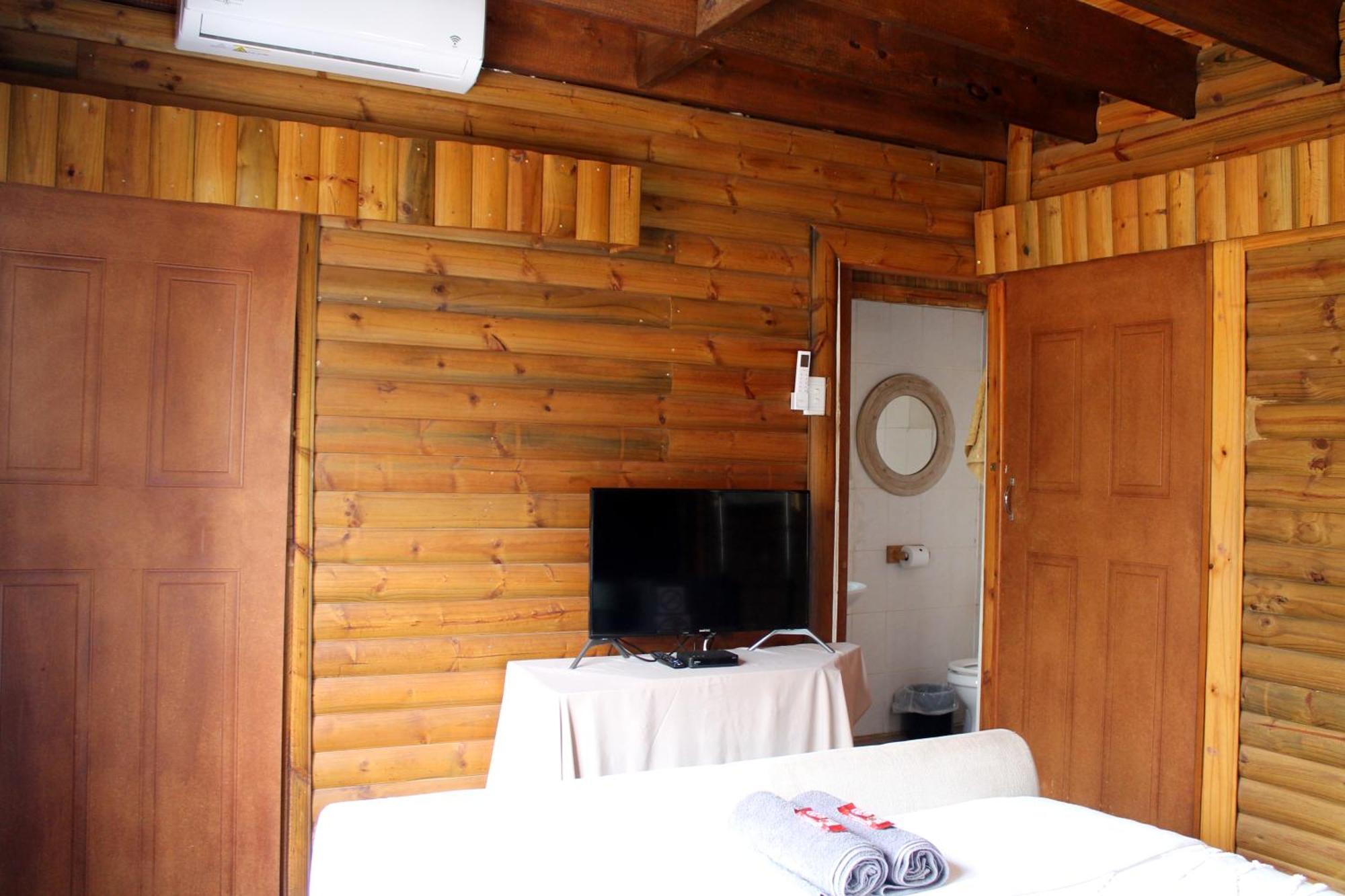 Ndlovu Log Home Dinokeng Klipdrift Exteriör bild